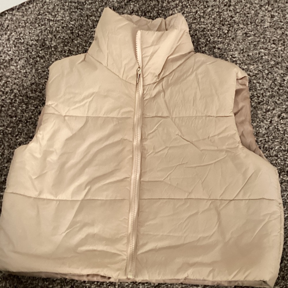 SHEIN Cream Puffer Vest